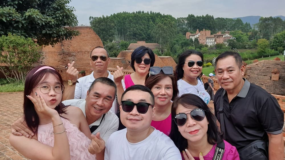 Planning early and budget savings will help families have a safe and economical trip. Photo: Tuan Dat