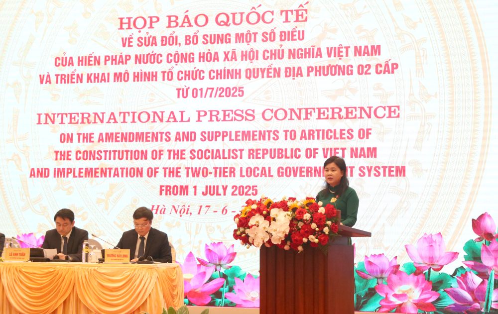 Ba Nguyen Phuong Thuy - Pho Chu nhiem Uy ban Phap luat va Tu phap cua Quoc hoi. Anh: Tran Vuong