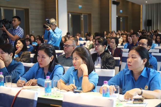 A partir del 15 de junio, muchas universidades de base en el bloque escolar en la ciudad de Nha Trang se disolveran y terminaran la operacion. Foto: Phuong Linh