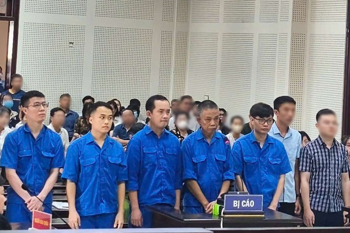 Quang cảnh tại phiên tòa xét xử vụ án lợi dụng chức vụ, quyền hạn gây thiệt hại hơn 2 tỉ đồng xảy ra ở Quảng Ninh. Ảnh: Công an Quảng Ninh