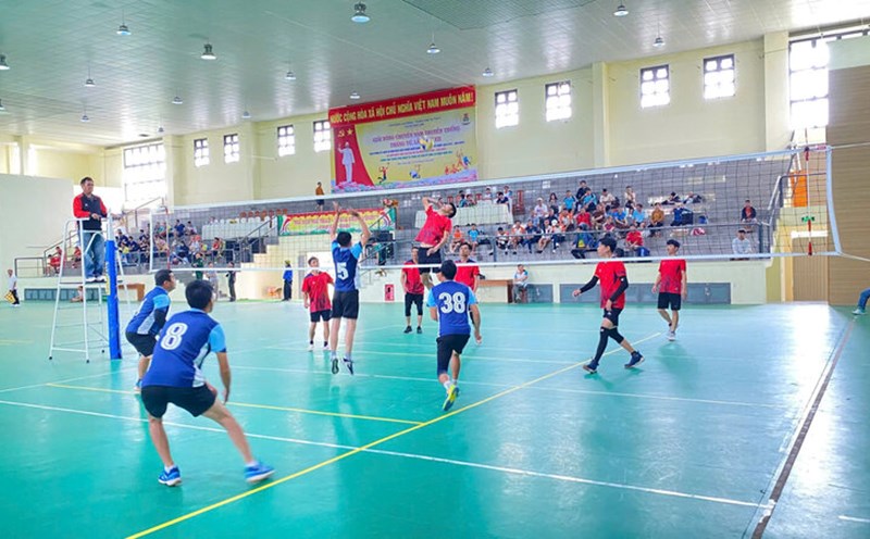Trade unions at all levels organized many practical activities, attracting more than 40,000 workers to participate. Photo: Lam Duc