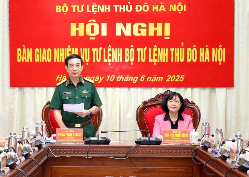 Dai tuong Phan Van Giang - Uy vien Bo Chinh tri, Pho Bi thu Quan uy Trung uong, Bo truong Bo Quoc phong - phat bieu tai hoi nghi. Anh: Hanoi.gov.vn