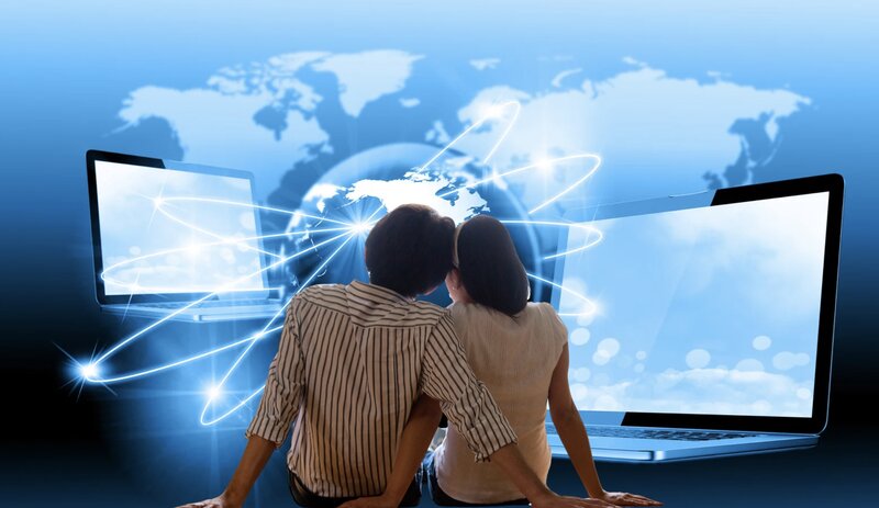 Los parlamentarios rusos pidieron prohibir a las parejas sin niños en Rusia que usan Internet por la noche. Grafico: ANH VU