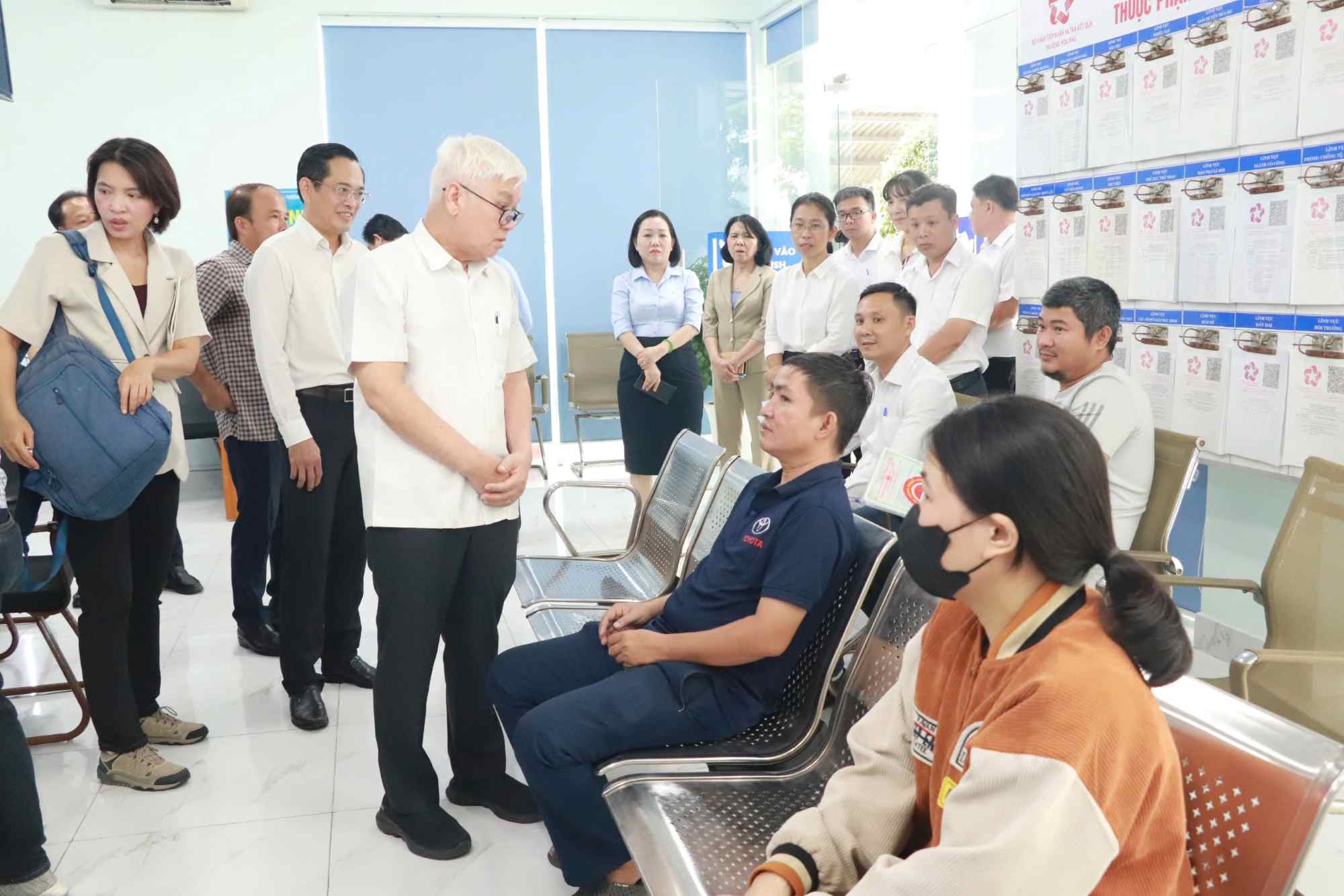Lanh dao tinh Binh Duong khao sat cong tac chuan bi van hanh thu phuong Binh Duong moi. Anh: Dinh Trong
