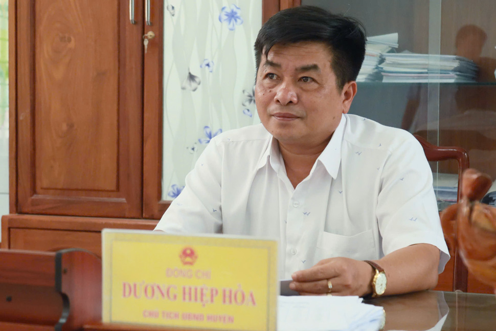 Ong Duong Hiep Hoa - Chu tich UBND huyen Van Canh. Anh: Thanh Thanh