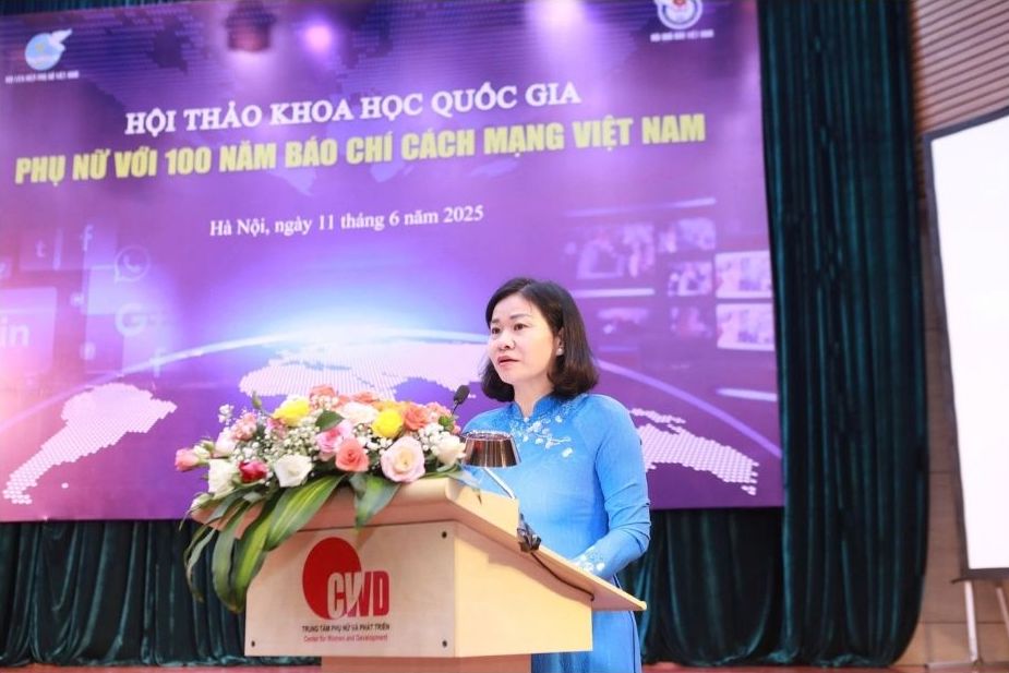 Ba Nguyen Thi Tuyen - Uy vien Ban Chap hanh Trung uong Dang, Chu tich Hoi Lien hiep Phu nu Viet Nam - phat bieu tai Hoi thao. Anh: Dinh Tue