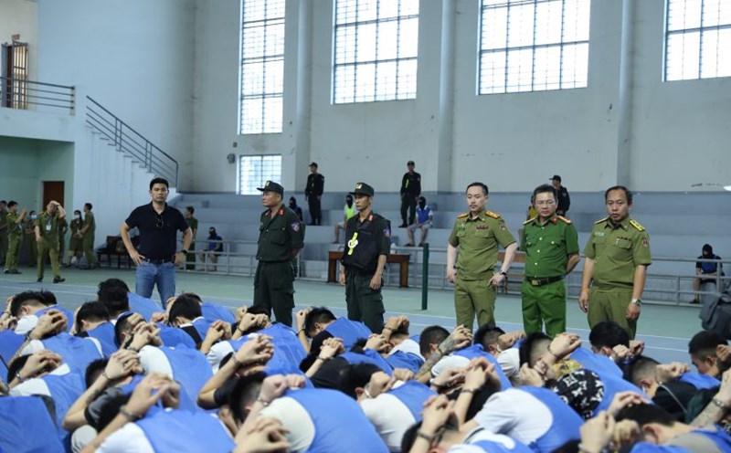 The Criminal Police Department of Ha Tinh Province Police dismantled an international fraud organization, arresting 155 subjects in the Golden Triangle area. Photo: Ha Tinh Police