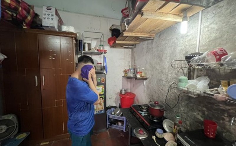 During the hot season, the electricity bill of the workers' families is up to 1 million VND/month. Photo: Minh Phuong