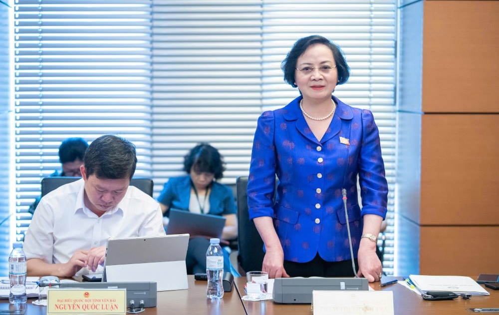 Minister of Home Affairs Pham Thi Thanh Tra shared the huge changes in thinking and advantages in this provincial merger. Photo: Nghia Duc