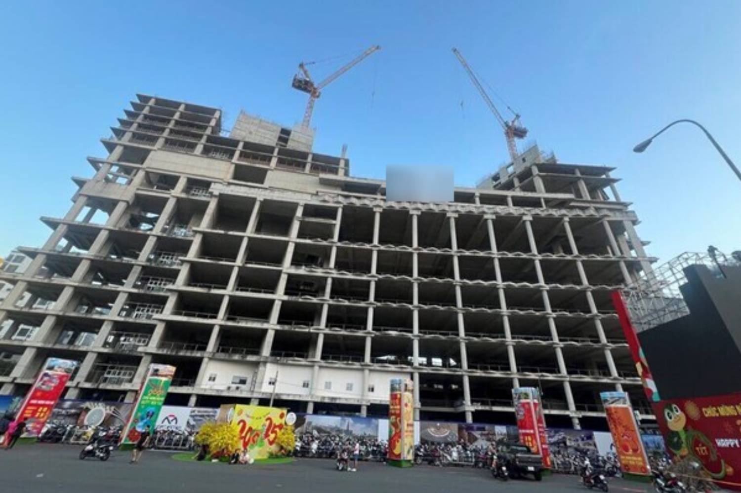 De acuerdo con las regulaciones actuales, los permisos de construccion son procedimientos legales obligatorios para la mayoria de los trabajos de construccion. Foto: Bao Chuong