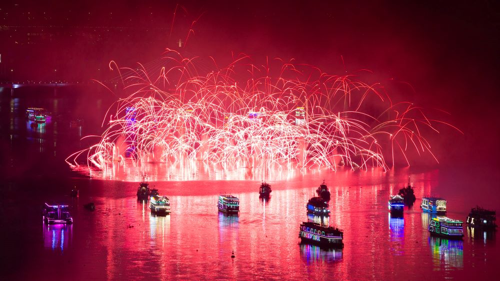 Da Nang invito a invertir en vehiculos avanzados para explotar y transportar turistas en la via fluvial. Foto: Departamento de Turismo Da Nang