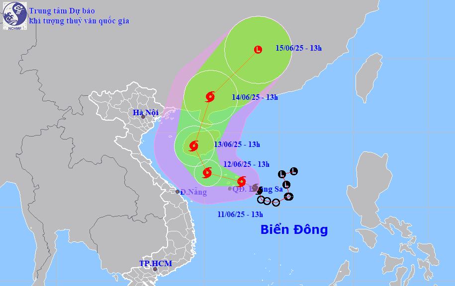 Cap nhat huong di cua bao so 1 tren Bien Dong. Anh: Trung tam Du bao Khi tuong Thuy van quoc gia