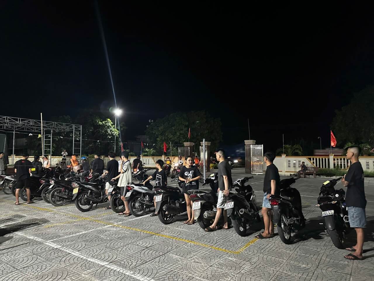 Many cases of traffic safety violations among adolescents. Photo: Quang Binh Police