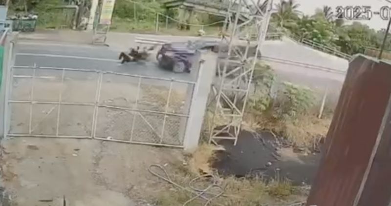 Hiện trường vụ tai nạn khiến thiếu niên 16 tuổi tử vong. Ảnh: Công an cung cấp.