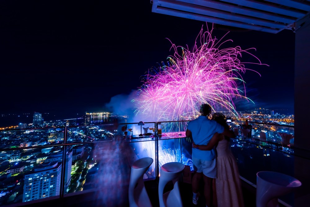Novotel Danang Premier Han River được xem là địa điểm xem pháo hoa đẹp nhất tại Đà Nẵng. Ảnh: Facebook Novotel Danang Premier Han River
