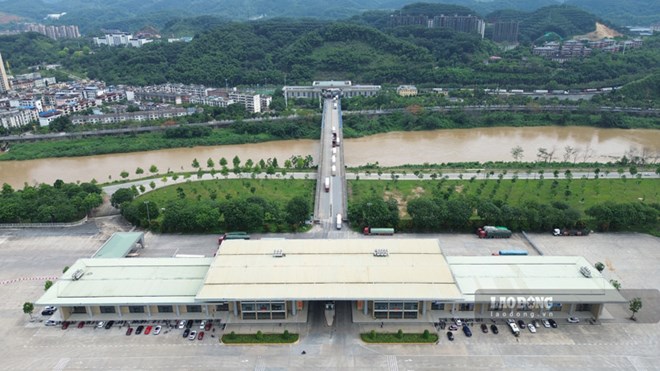 Cận cảnh khu cửa khẩu tỉ đô quan trọng bậc nhất Lào Cai