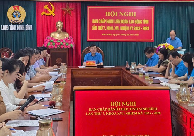 Kết thúc hoạt động 10 công đoàn cấp trên trực tiếp cơ sở tại Ninh Bình