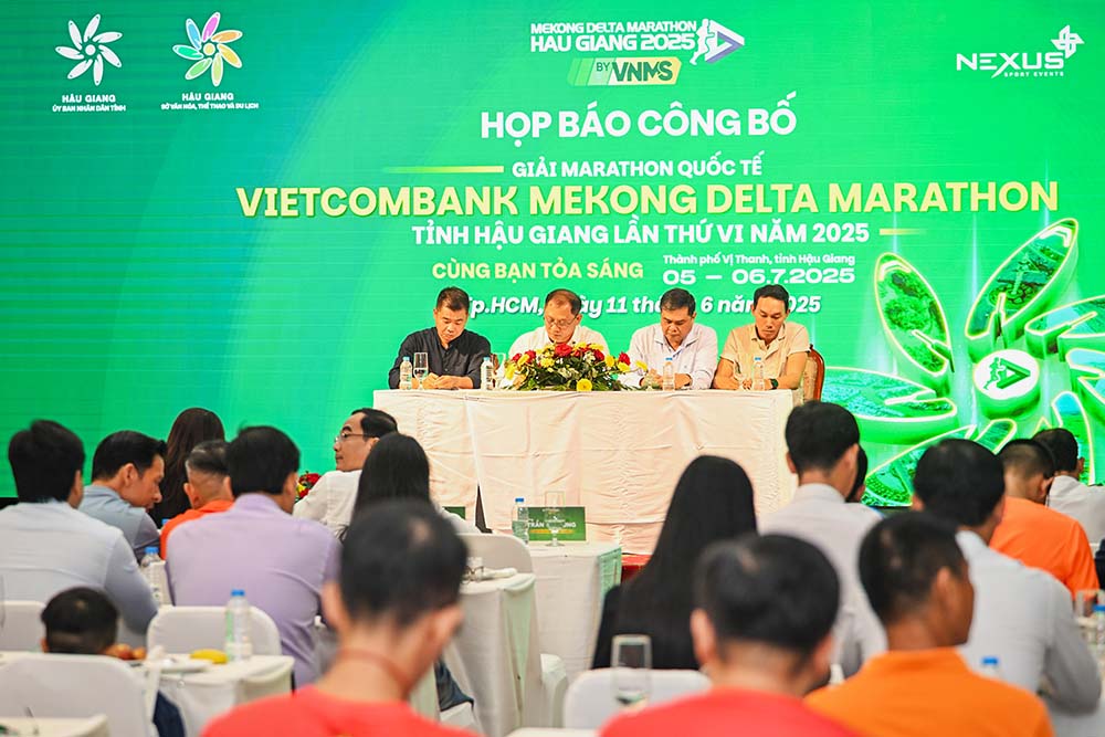 Toan canh buoi hop bao cong bo giai chay Mekong Delta 2025. Anh: VNMS