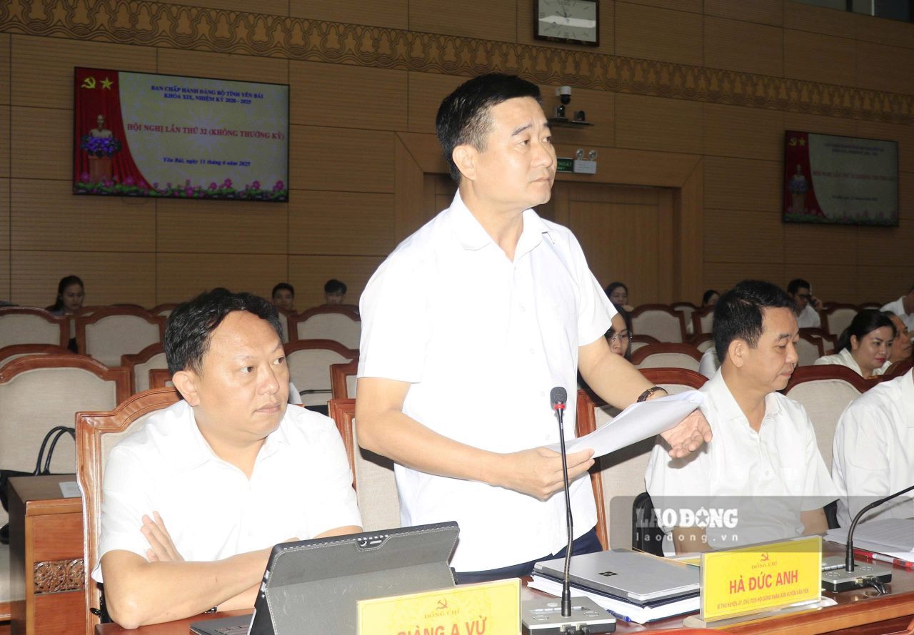 Cac dai bieu phat bieu y kien, bieu quyet thong qua mot so noi dung tron