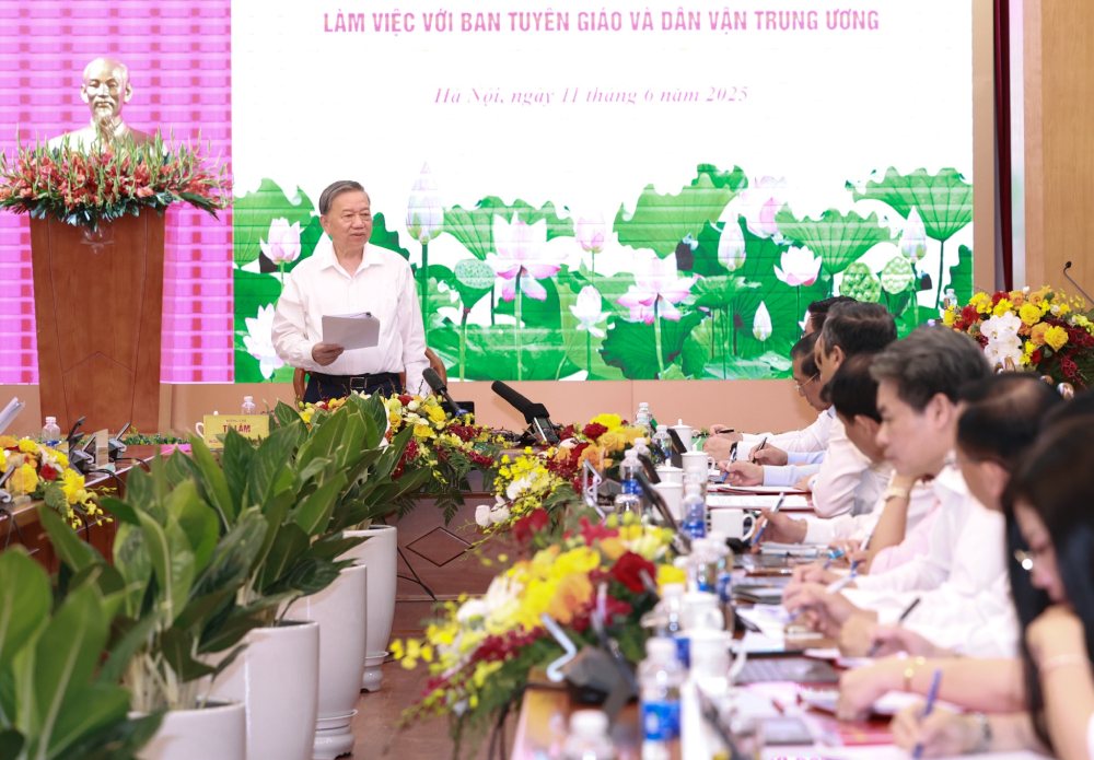 Tong Bi thu To Lam phat bieu ket luan buoi lam viec. Anh: Hai Nguyen