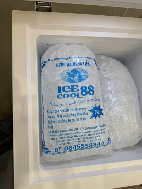 Đá viên của ICE COOL 88 được phóng viên ghi nhận tại tiệm trà Mai Khôi ở 43 Đào Tấn (Ba Đình, Hà Nội). Ảnh: NHÓM PV