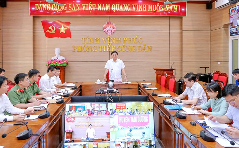 Scene of the regular citizen reception of the Chairman of Vinh Phuc Provincial People's Committee. Photo: Khanh Linh