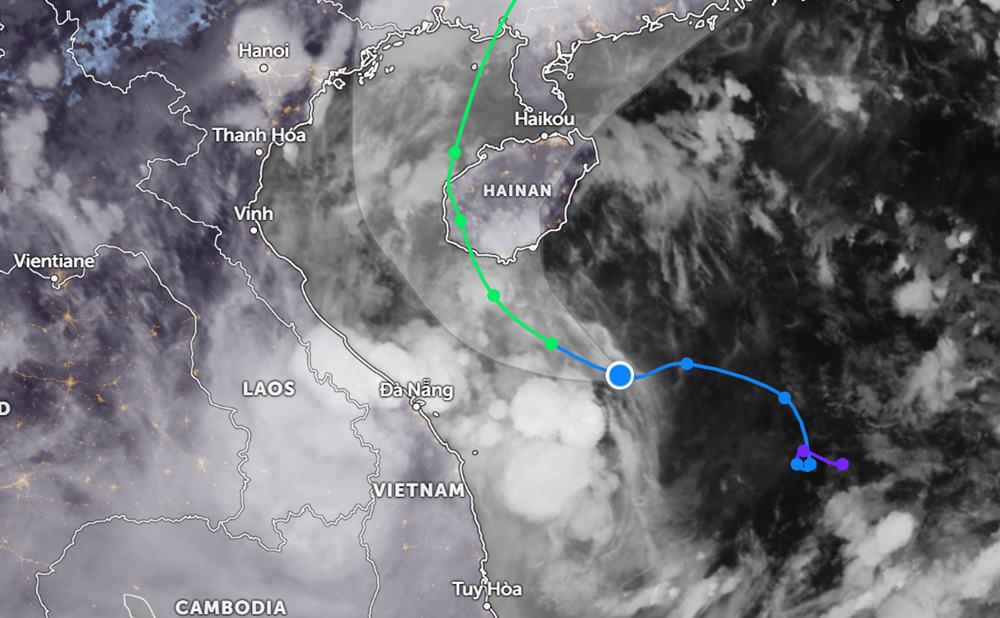 Cap nhat huong di cua bao so 1 WUTIP tren Bien Dong. Anh: Zoom Earth
