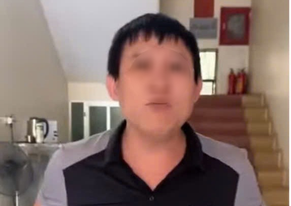 Hinh anh tai thoi diem nguoi dan to can bo doi thue co loi le khong chuan muc. Anh: Cat tu clip nguoi dan to