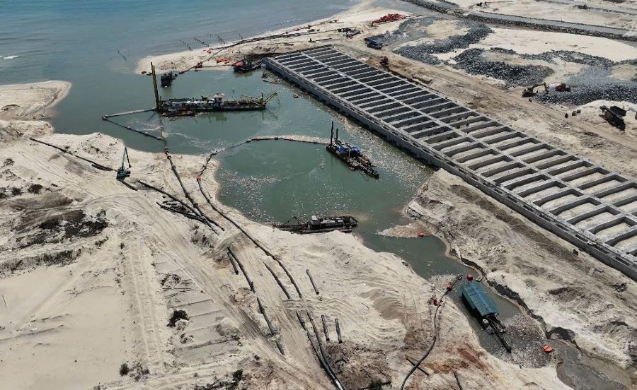 La construccion de mi area portuaria de Thuy dragara y generara grandes cantidades de arena. Foto: Colgada