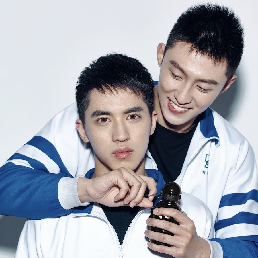 Hoang Canh Du (phai) noi tieng qua phim “Thuong an“. Anh: Nha san xuat Tencent