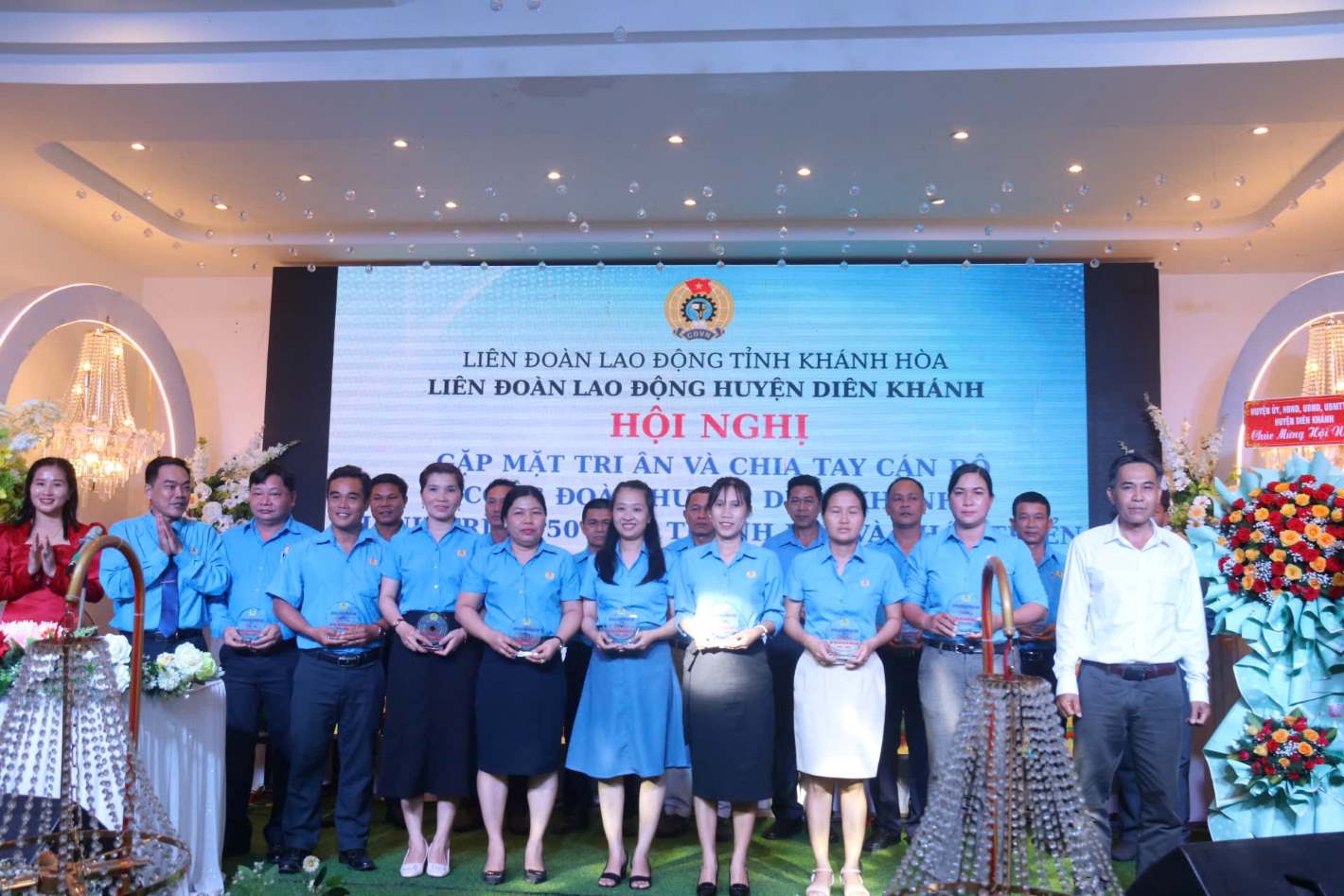 Mỗi cán bộ CĐCS sẽ tiếp tục phát huy vai trò là hạt nhân chăm lo cho NLĐ tại các đơn vị, cơ quan. Ảnh: Phương Linh