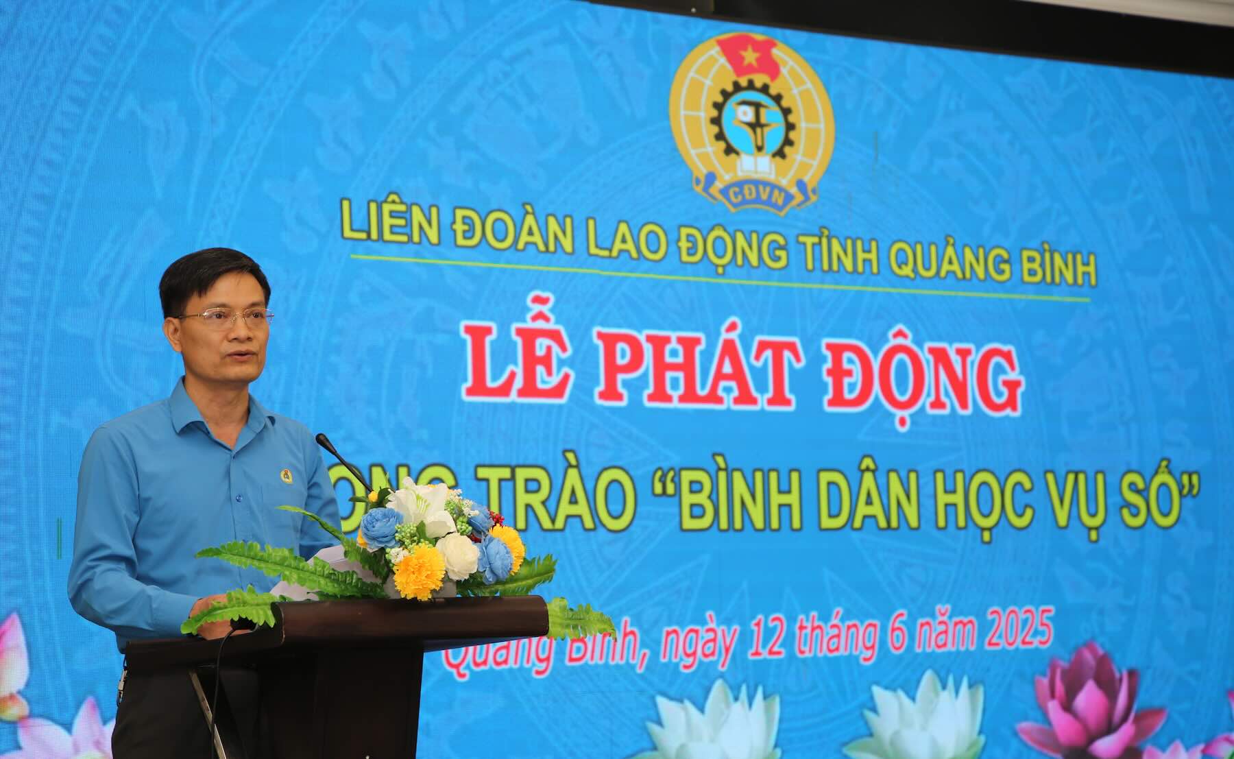 Pho Chu tich LDLD tinh Quang Binh Vo Van Tien phat bieu tai le phat dong. Anh: Cong Sang