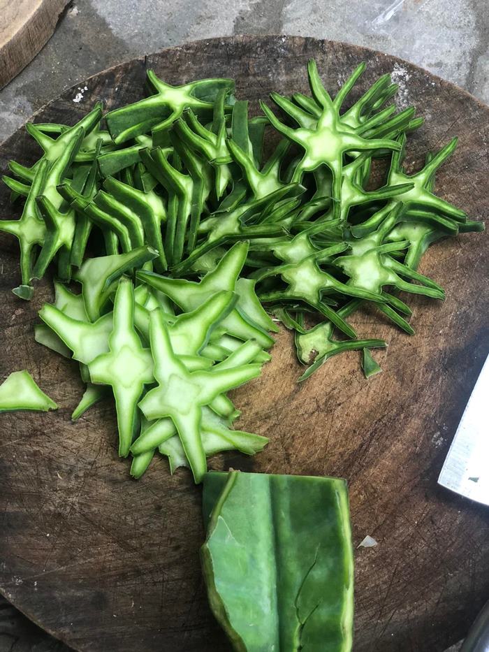 Xuong rong thai lat mong la nguyen lieu chinh cua mon an. Anh: Nhan vat cung cap