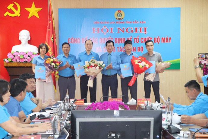 Bắc Kạn kết thúc hoạt động các công đoàn cấp trên trực tiếp cơ sở