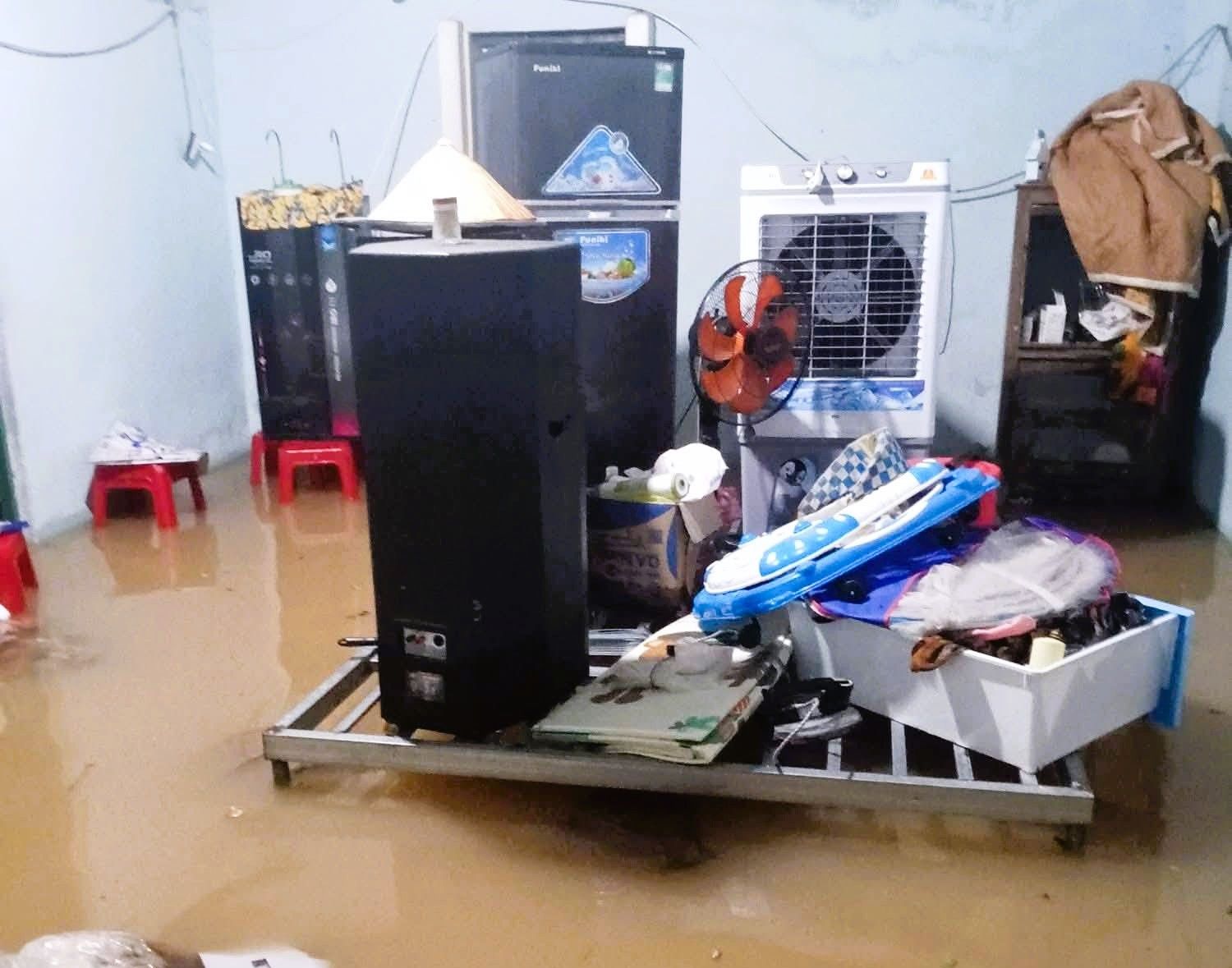 Vung ron lu Dai Loc, Quang Nam oan minh trong lu du luc nua dem. Anh: Dai Loc