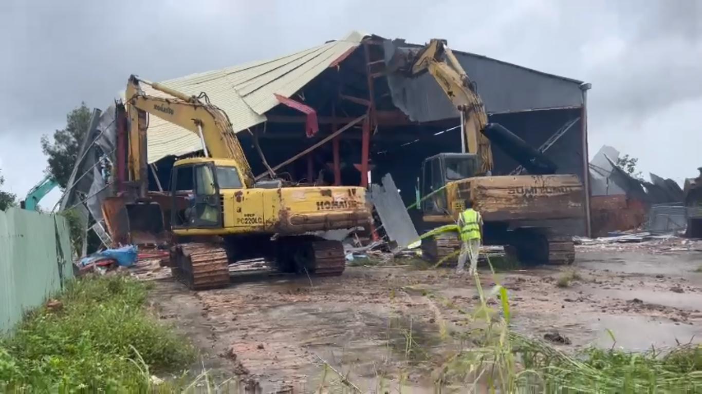 FUERZAS FUNCIONALES DE LA CIUDAD DE PHU QUOC CON FUERTO VISITANDO TIERRA EN DUONG para comunicarse el 11 de junio. Foto: Comite Popular de Phu Quoc City