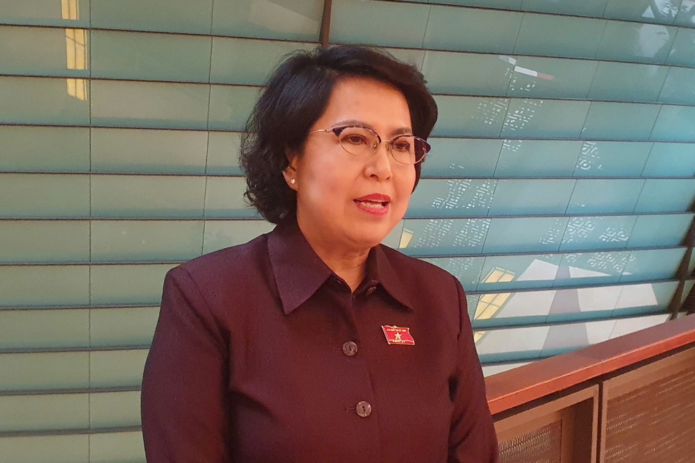 Delegado a Thi Bich Chau - Ex Vicepresidente del Comite Central del Frente de Patricas de Vietnam hablo sobre el papel de funcionarios y lideres del frente al organizar el aparato. Foto: Pham Dong