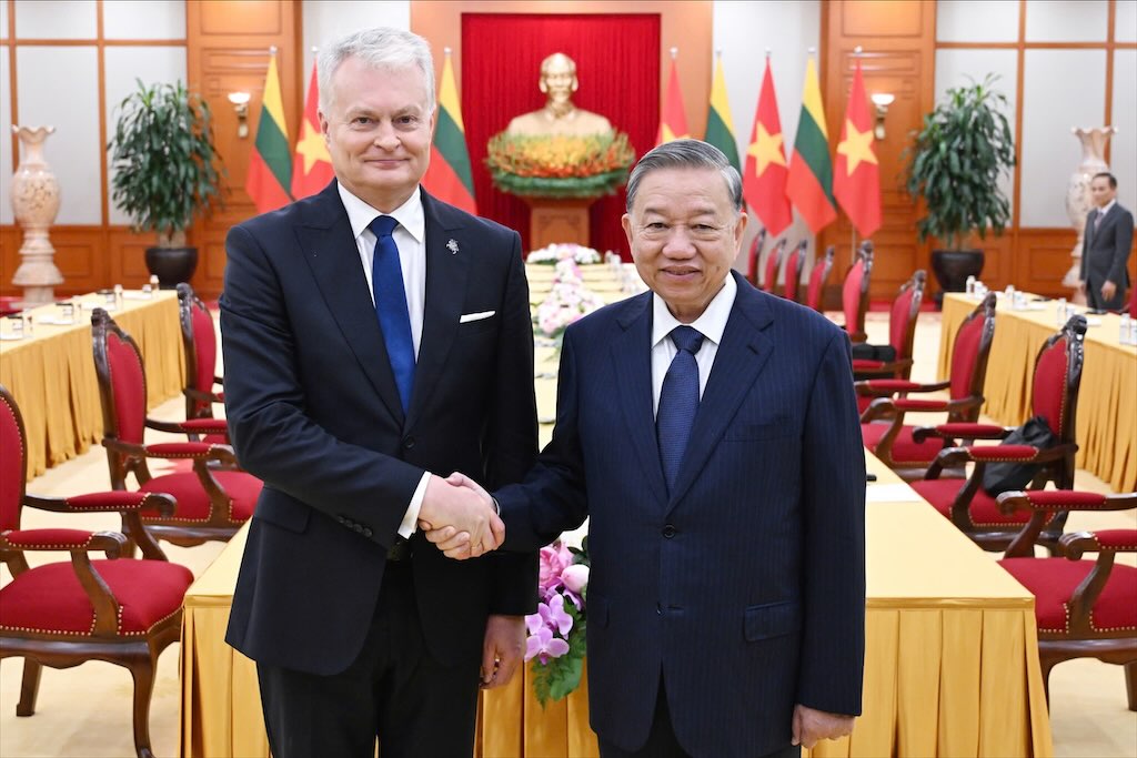 Secretario general del presidente de Lam Hoi Kien, Lituania Gitanas Naureda. Foto: Hai Nguyen