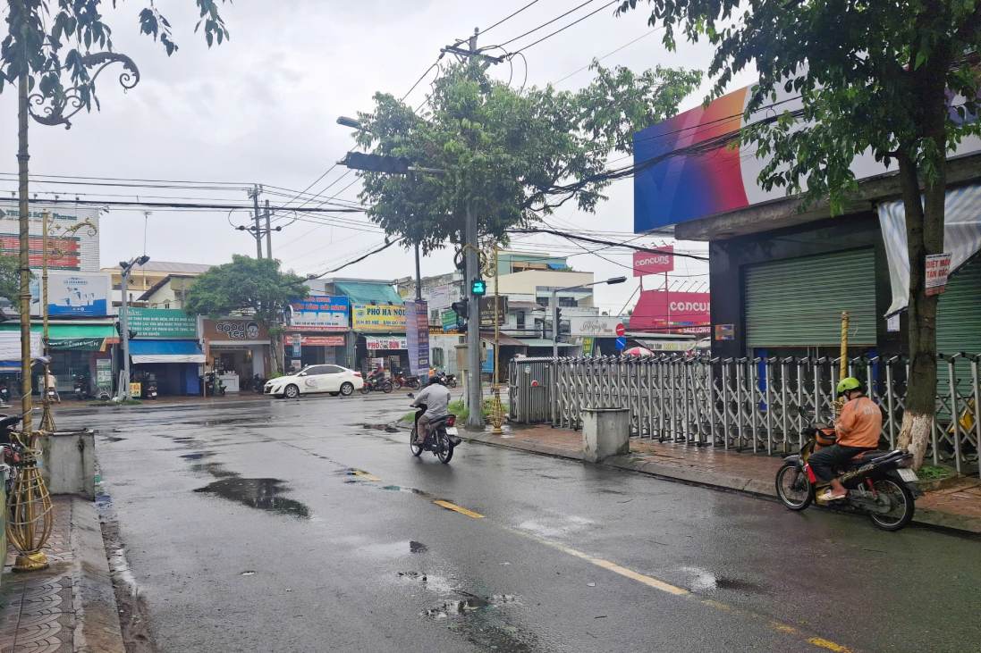 Tai hien truong van con mot so manh vun. Anh: Ta Quang