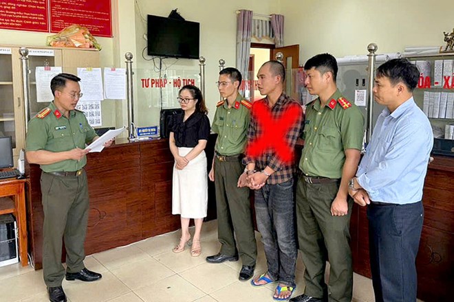 Khởi tố cặp vợ chồng lừa đảo bán hải sản "tươi ngon, giá rẻ"