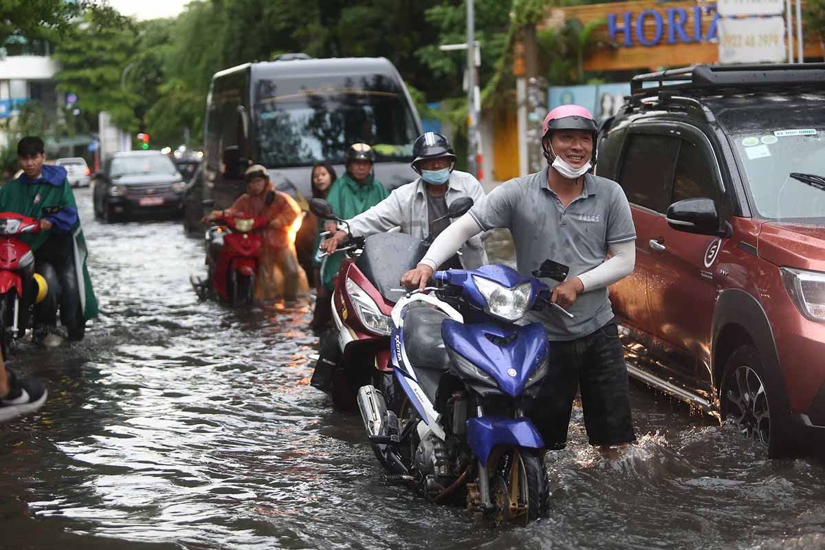 La amplia lluvia en el sur disminuyo a partir de mañana. Foto: Viet Anh