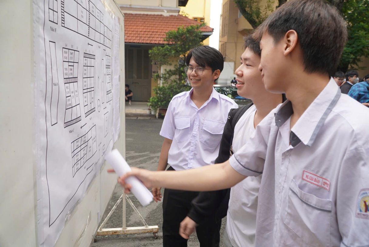 Candidates taking the second round of the Ho Chi Minh City National University's competency assessment exam in 2025. Photo: Chan Phuc