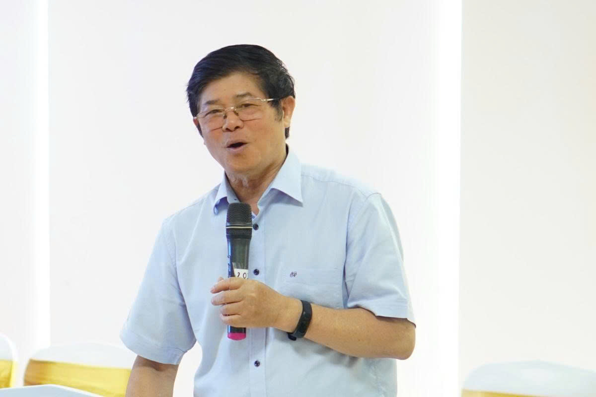 GS.TS Nguyen Huu Minh chia se tai hoi thao. Anh: Van Cuong