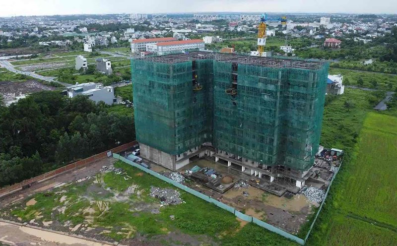 A social housing project is being implemented in Phuoc Tan ward, Bien Hoa city, Dong Nai. Photo: HAC
