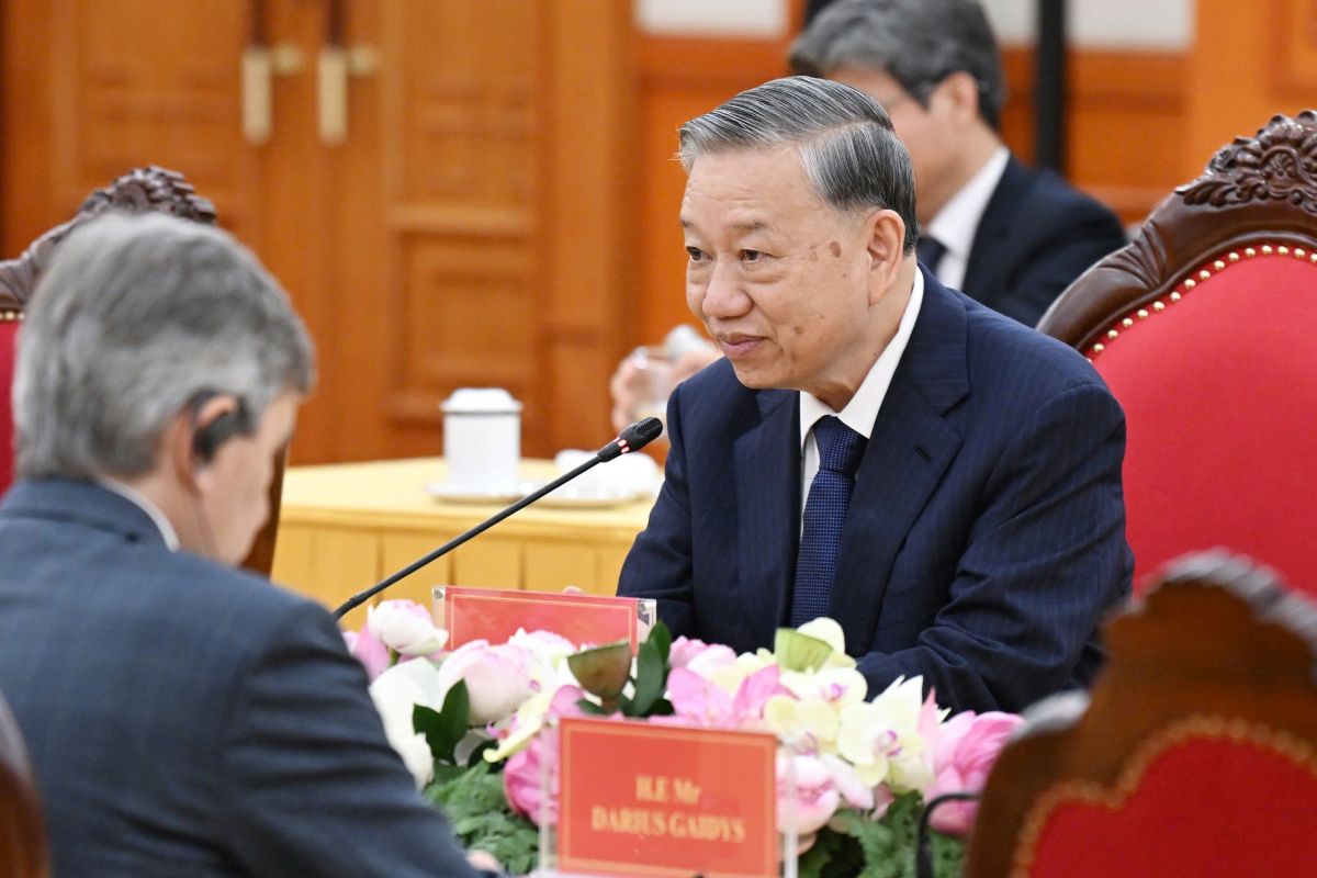 Secretario general de Lam hablo en la reunion de la Republica de la Republica de Lituania Gitanas Nausa. Foto: Hai Nguyen