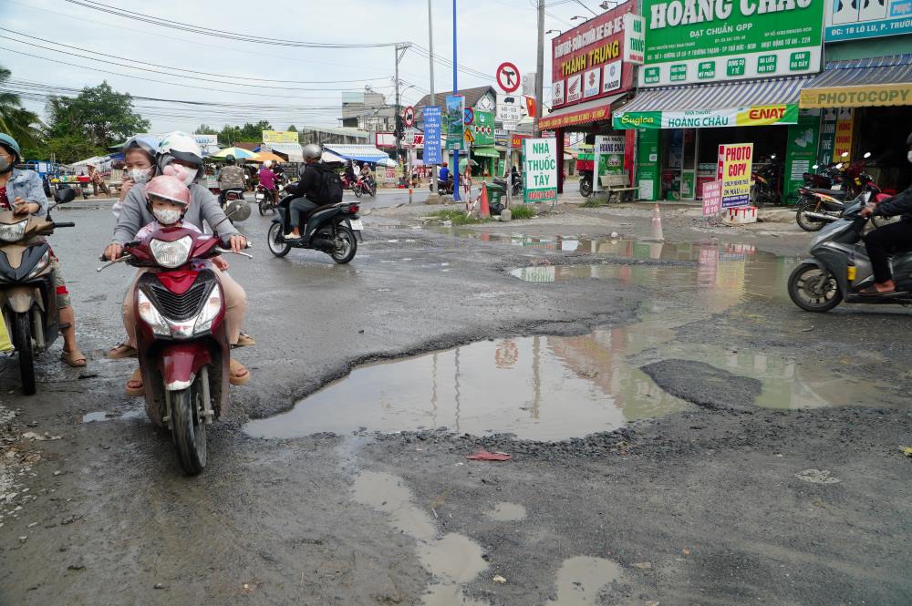 Nhieu ho trung ngap nuoc sau mua lon. Anh: Ngoc Anh