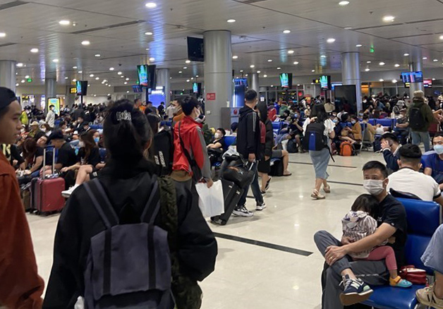 El aeropuerto internacional Da Nang ACV esta listo para dar la bienvenida a los invitados a pesar del clima lluvioso fuerte debido a la influencia de la circulacion de tormentas No. 1 Wutip. Foto: Thuy Trang