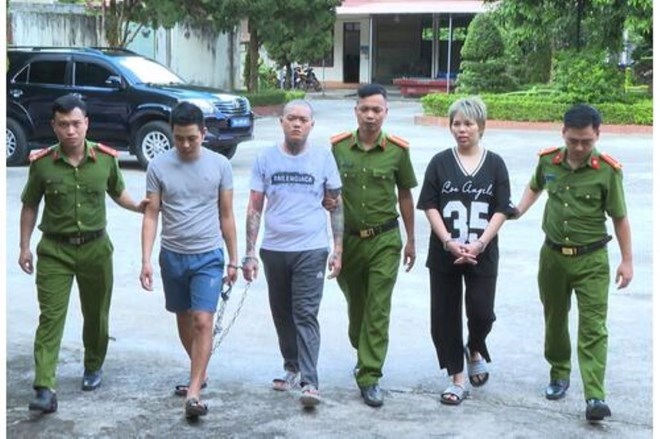 The police explained the crime of human trafficking. Photo: Thanh Hoa Police