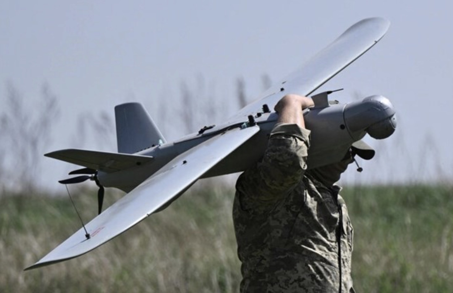 Ukrainian soldiers use UAVs on the battlefield of the conflict with Russia. Photo: AFP