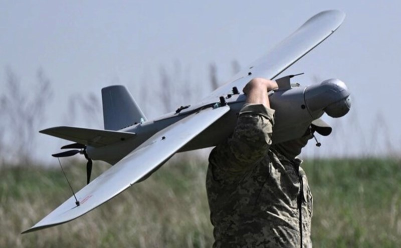 Ukrainian soldiers use UAVs on the battlefield of the conflict with Russia. Photo: AFP